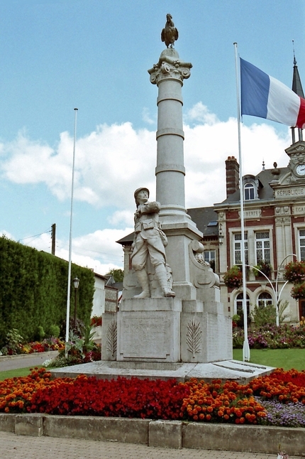Monument Aux Morts De Montville Seine Maritime 4230